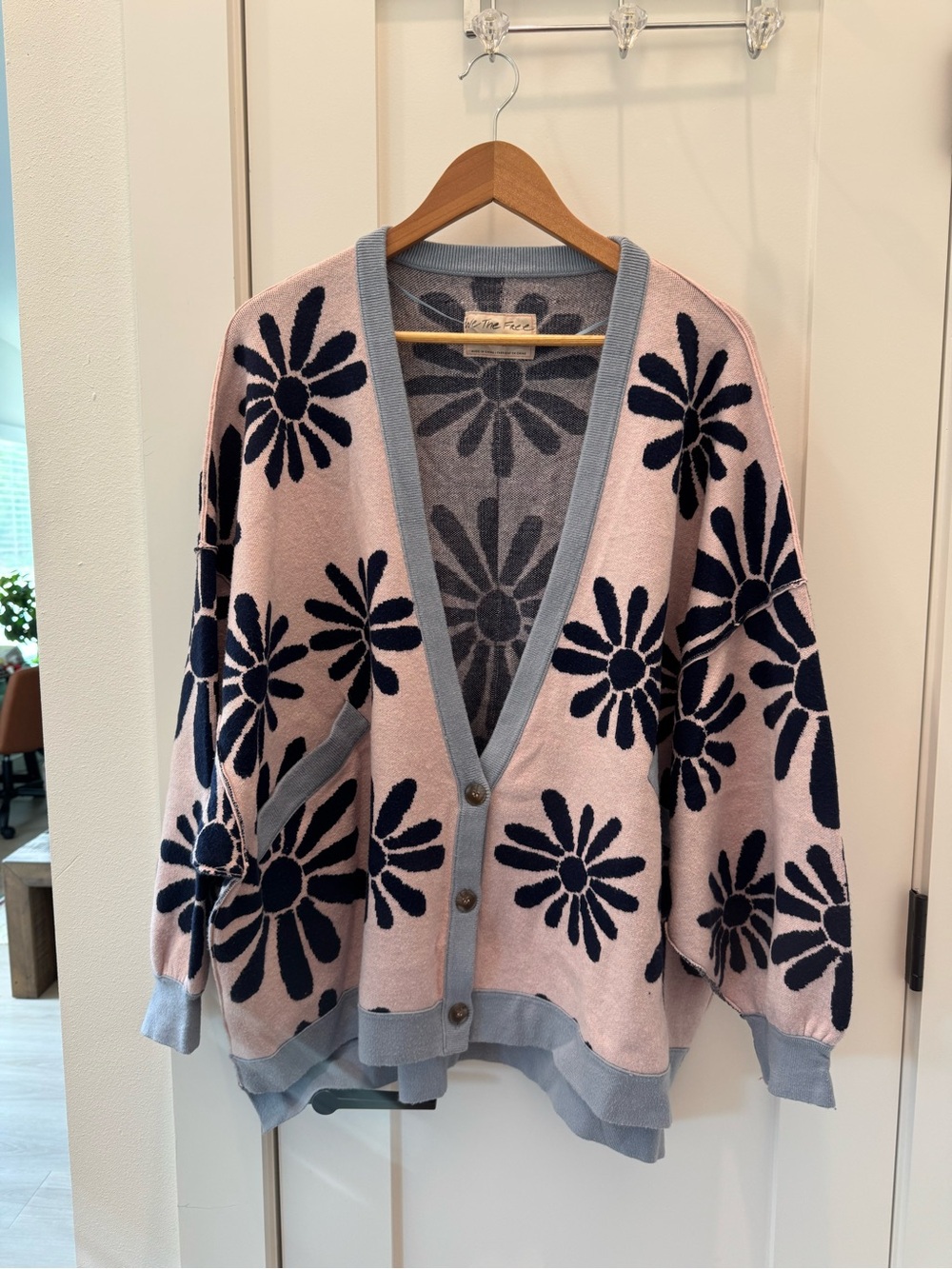 We The Free Pink and Navy Floral V-Neck Cardigan medium